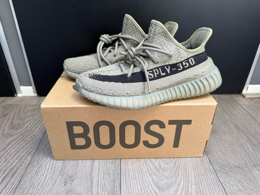 Nieuwe Originele Adidas Yeezy Boost 350 V2, Kleding | Heren, Schoenen, Ophalen of Verzenden, Gedragen, Overige kleuren, Sneakers of Gympen