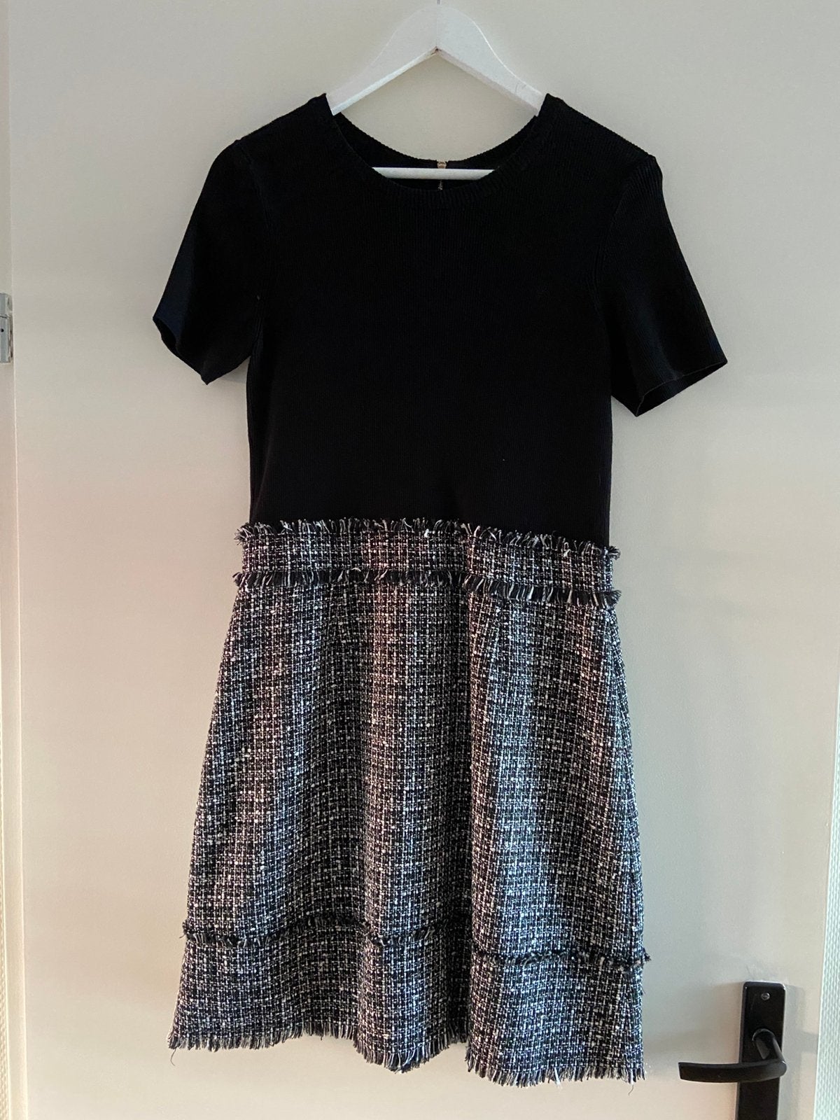 Heel mooi jurkje van ted baker maat 3, Maat 38/40 (M), Zwart, Nieuw, Ophalen of Verzenden