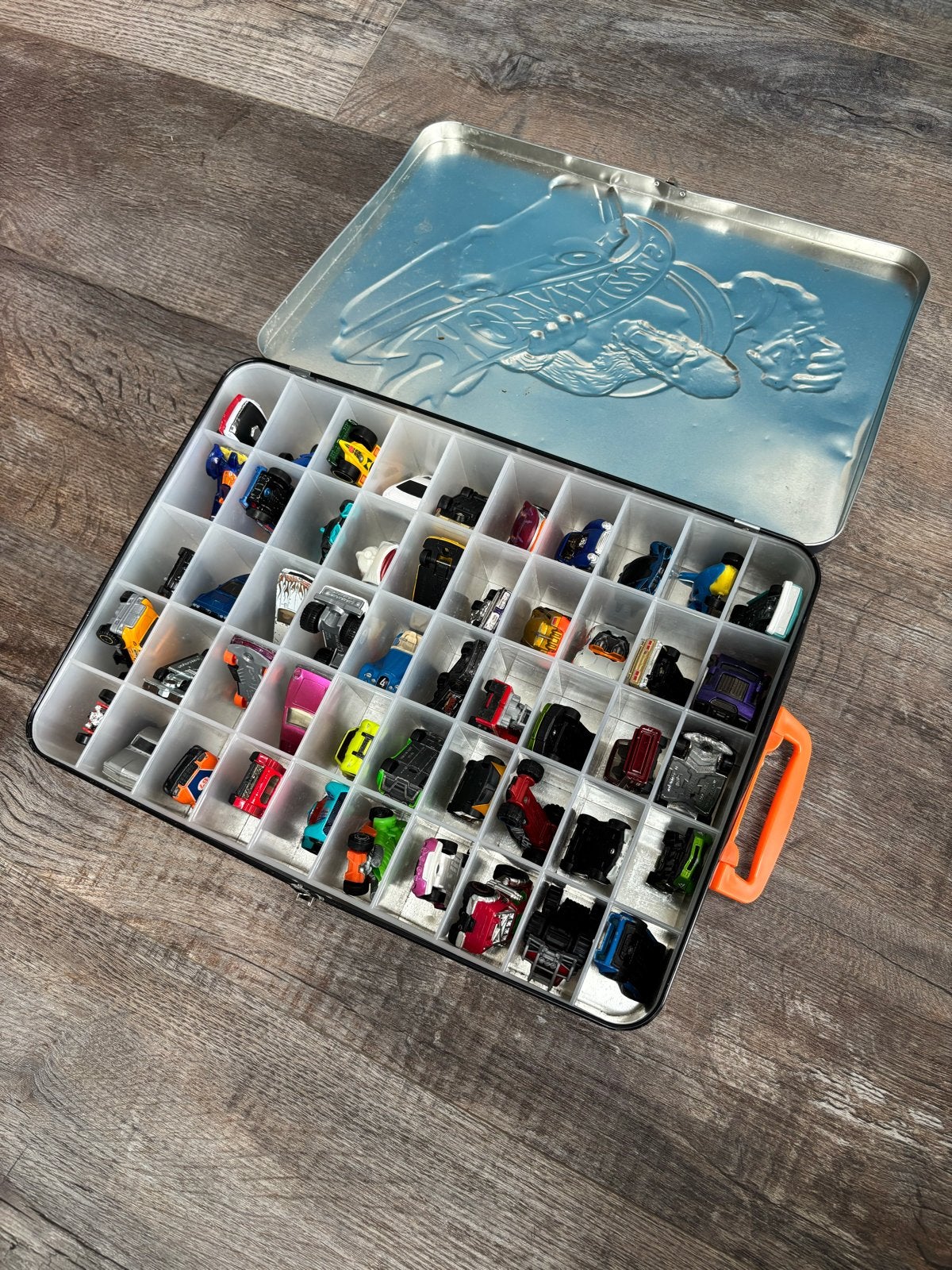 Hot Wheels verzamelbox met 50 auto's, Kinderen en Baby's, Ophalen, Gebruikt