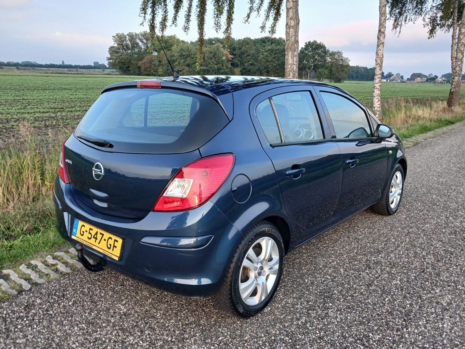 Foto 5 van Opel Corsa 1.2 16V  Edition AIRCO 5 deurs
