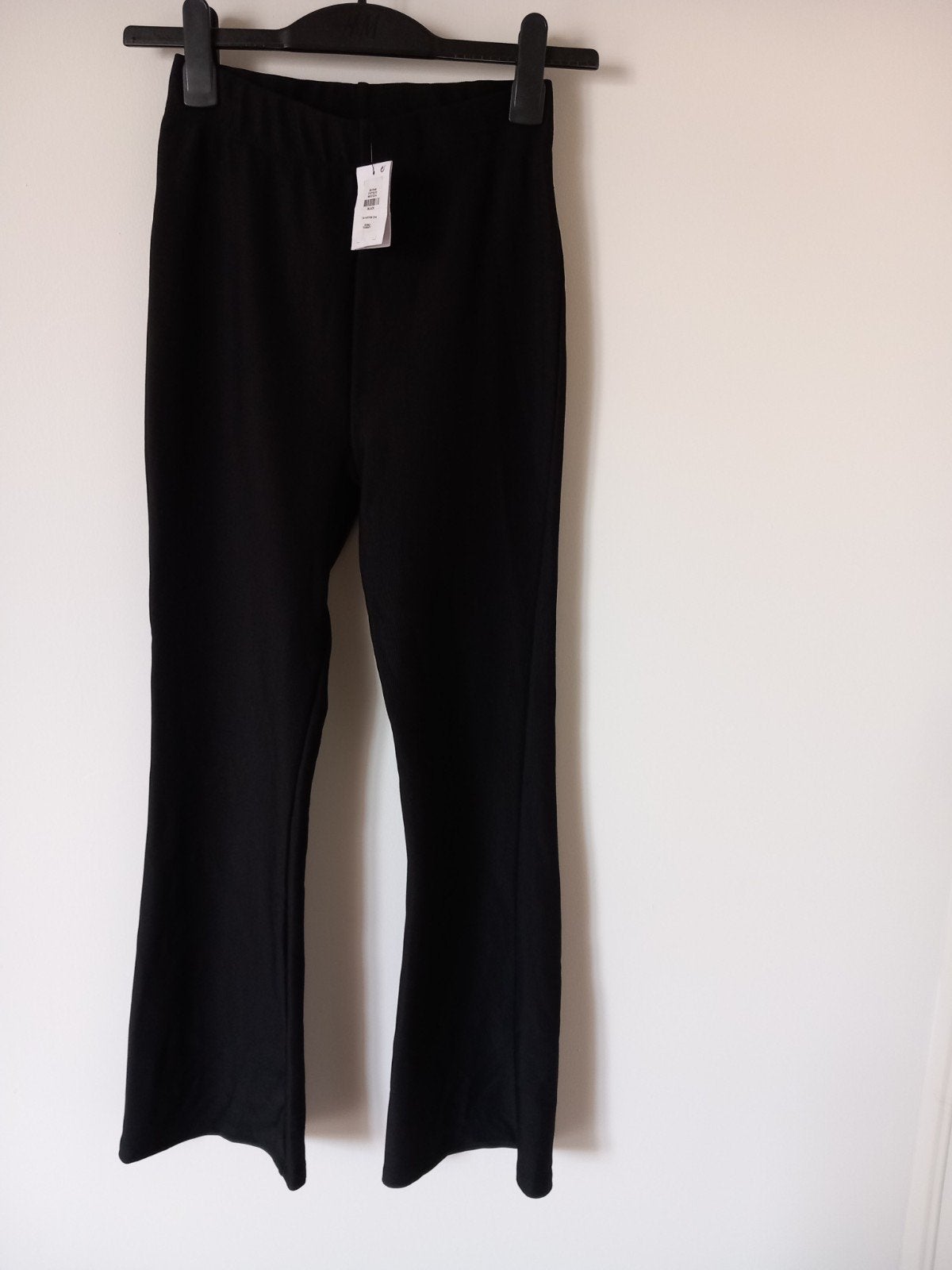 Nieuwe zwarte flared ribbroek Primark, maat 164 (13-14 jaar), Kinderen en Baby's, Kinderkleding | Maat 164, Broek, Meisje, Nieuw