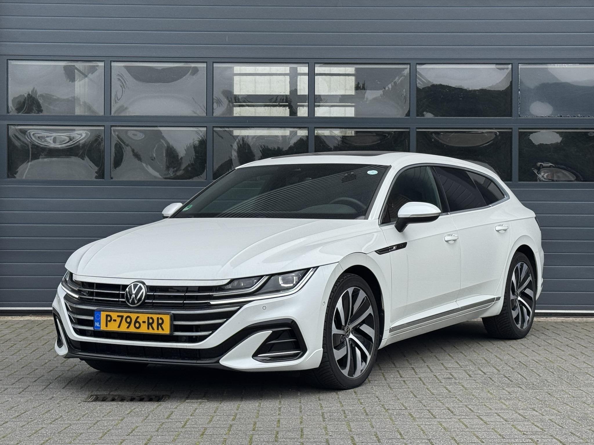 VOLKSWAGEN ARTEON SHOOTING BRAKE 1.4 TSI EHYBRID R-LINE BUSI, Auto's, Arteon, Gebruikt, 4 cilinders, Met garantie (alle)