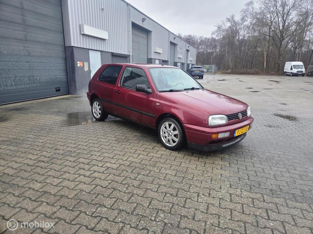 Volkswagen Golf 1.8 CL Automaat, Auto's, 4 cilinders, Origineel Nederlands, 1781 cc, Golf