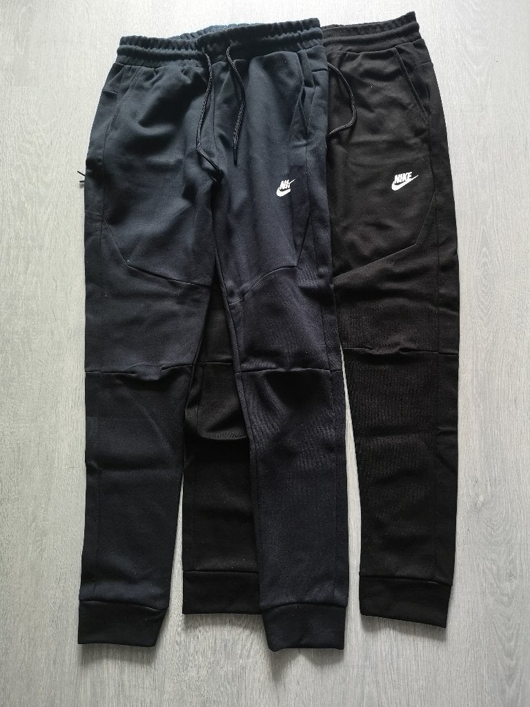 Nike sportswear Tech Fleece nieuw, Ophalen of Verzenden, Nieuw, Zwart, Fitness of Aerobics