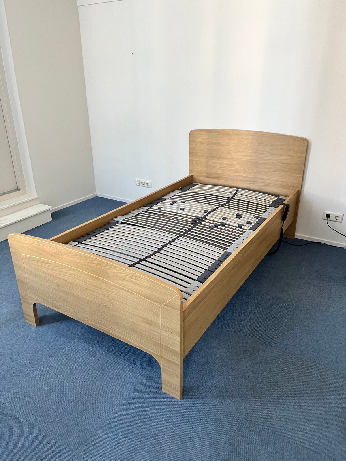Senioren bed electrisch verstrebaar zgan, Ophalen, Verstelbaar, 90 cm, Eenpersoons