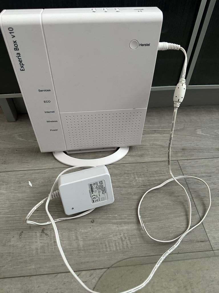 KPN Experia Box V10 - Draadloze Router/Modem, Computers en Software, Routers en Modems, Ophalen, Gebruikt