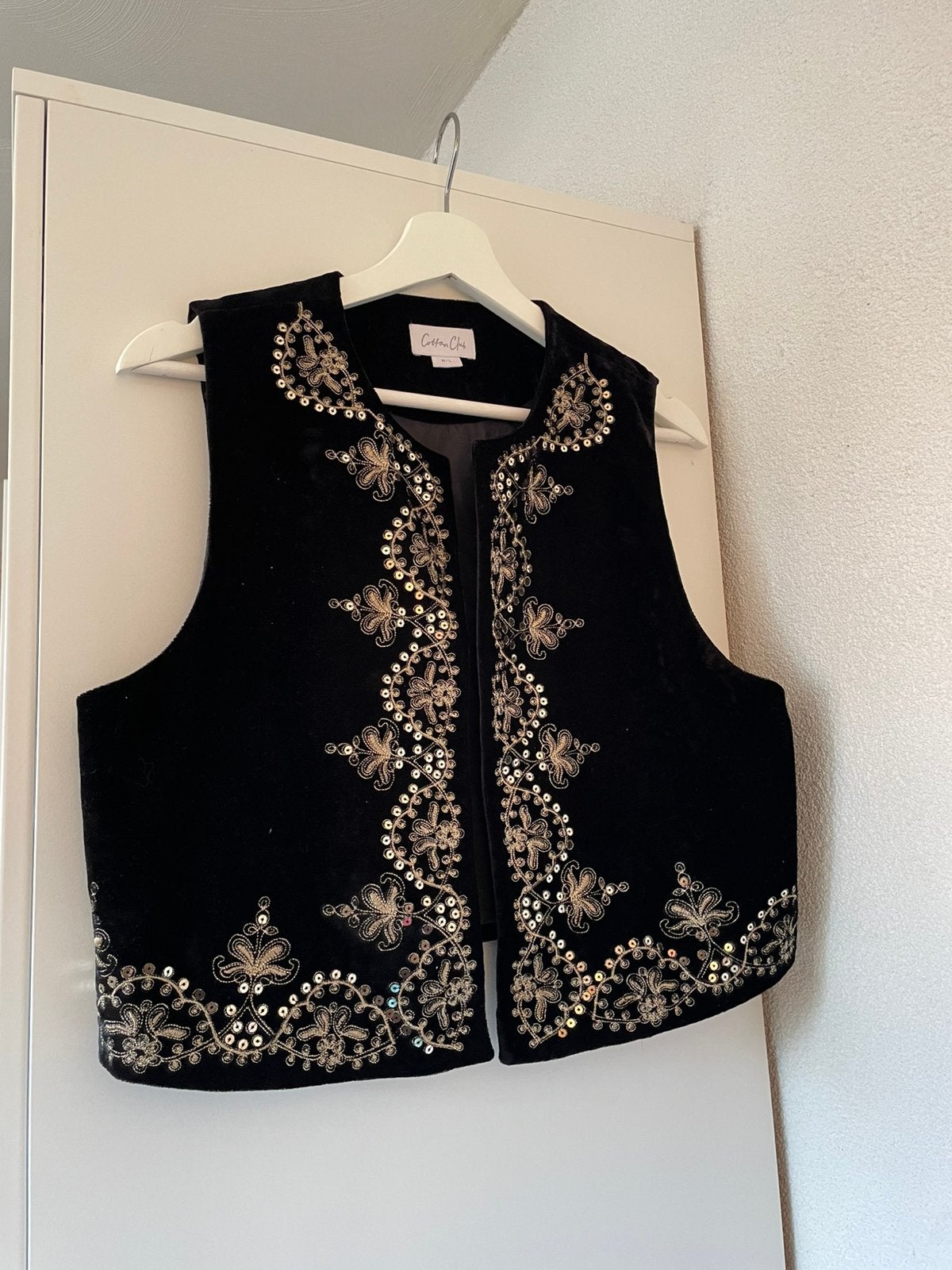 Gilet cotton club, zwart met goud maat M/L, Ophalen of Verzenden, Zo goed als nieuw, Maat 38/40 (M), Zwart