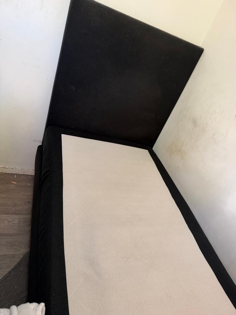 Zwart eenpersoons boxspringbed met hoofdbord, Huis en Inrichting, Slaapkamer | Bedden, Ophalen, Gebruikt, 90 cm, Eenpersoons
