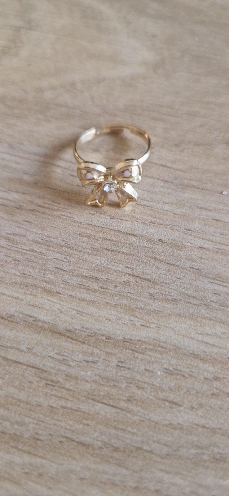 Gouden strik ring met steentje, Ophalen of Verzenden