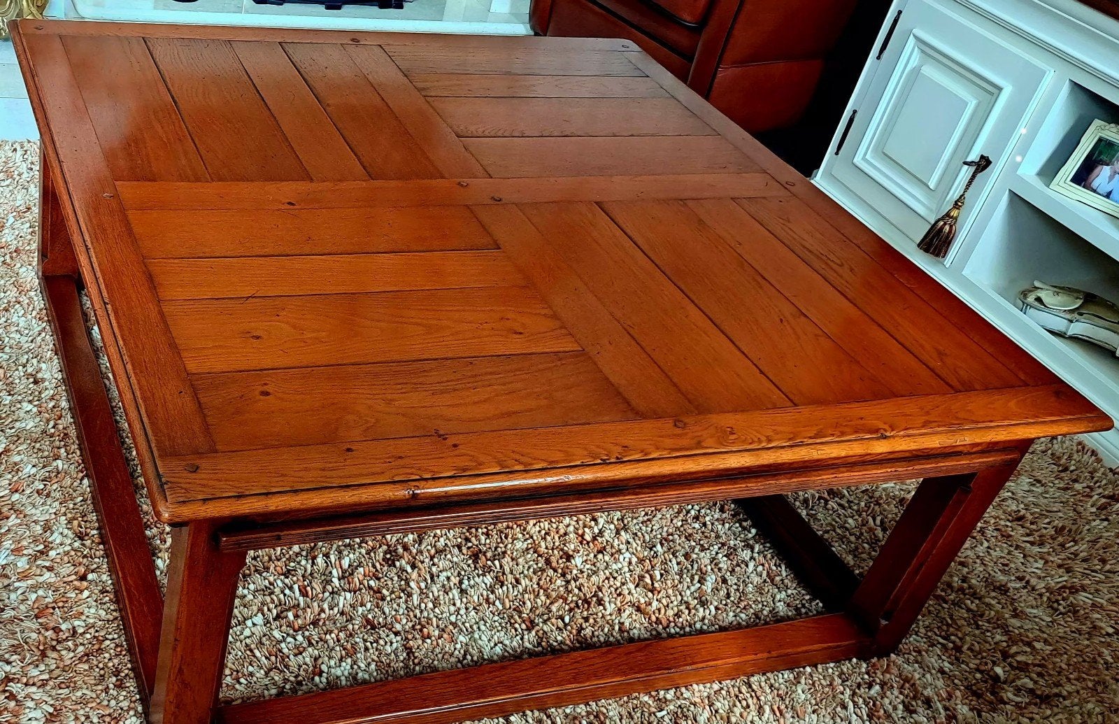 Schuitema Massief eiken kersenkleur salontafel met lades, Ophalen, Zo goed als nieuw, Klassiek, Landelijk, 5 – 50