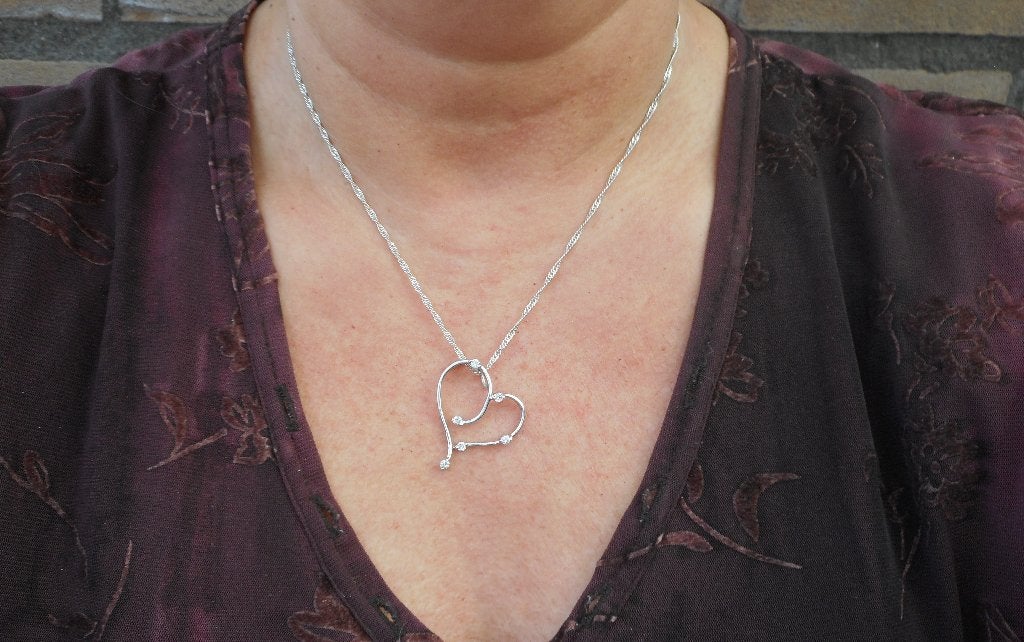 Zilveren ketting met hart hanger met steentjes nr.407, Met hanger, Verzenden, Zo goed als nieuw, Zilver