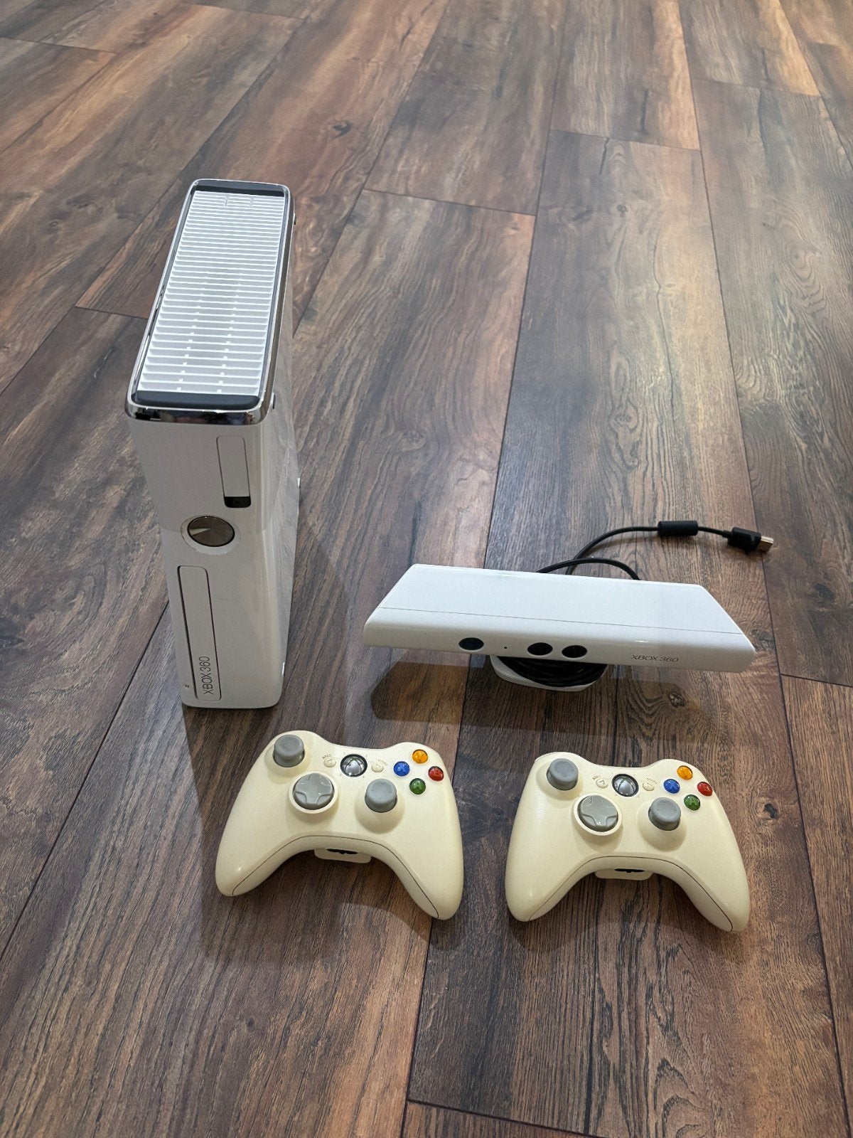 Xbox 360 met Kinect en 2 controllers, Spelcomputers en Games, Gebruikt, Met 2 controllers, Ophalen of Verzenden, Met kinect