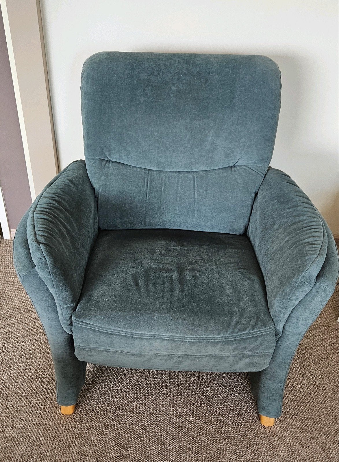 Relaxfauteuil groene stof elektrisch verstelbaar, Huis en Inrichting, Fauteuils, Ophalen, Gebruikt, 75 tot 100 cm, 75 tot 100 cm