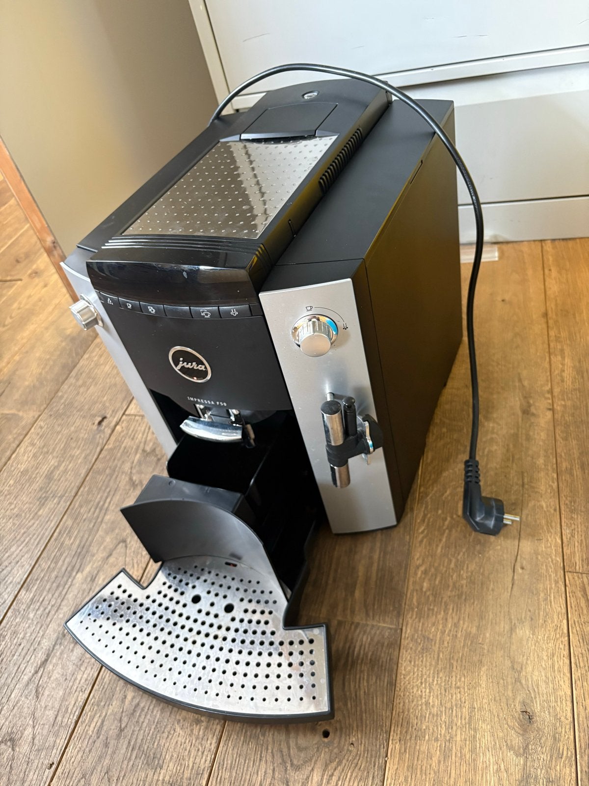 Jura F50 Impressa - Goed werkende koffiemachine, Ophalen, 10 kopjes of meer, Koffiemachine, Koffiebonen