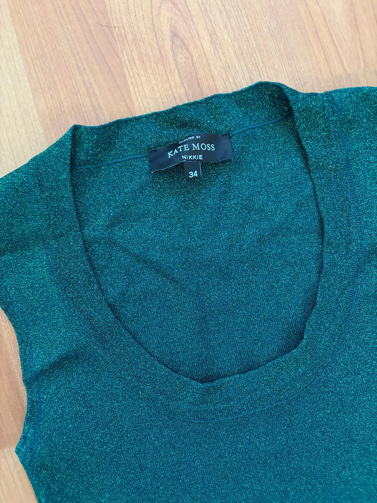 Nikkie Kate Moss glitter top groen maat 34 Nieuwstaat, Ophalen of Verzenden, Zo goed als nieuw, Zonder mouw, Maat 34 (XS) of kleiner