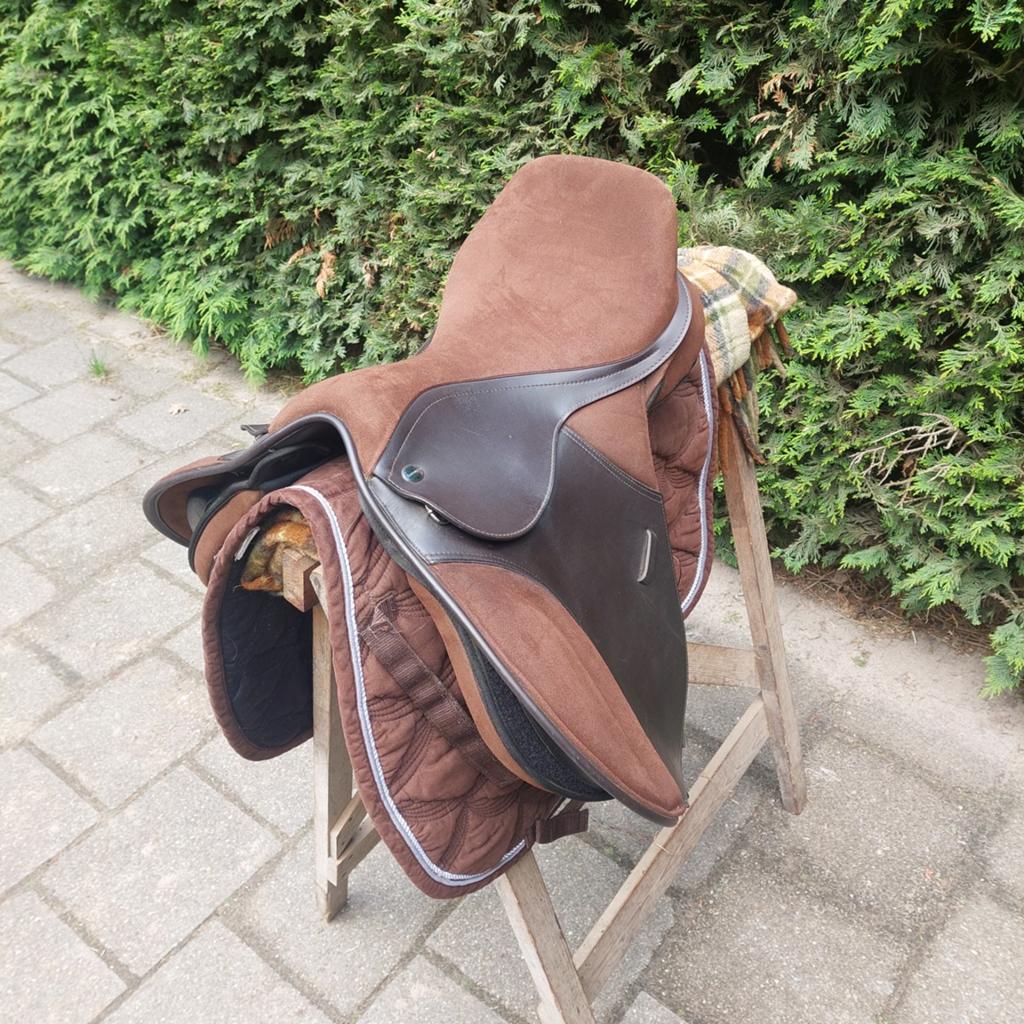 Mooi goed onderhouden thorowgood zadel 17 inch Cob GP, Ophalen of Verzenden, Zo goed als nieuw, Dressuur