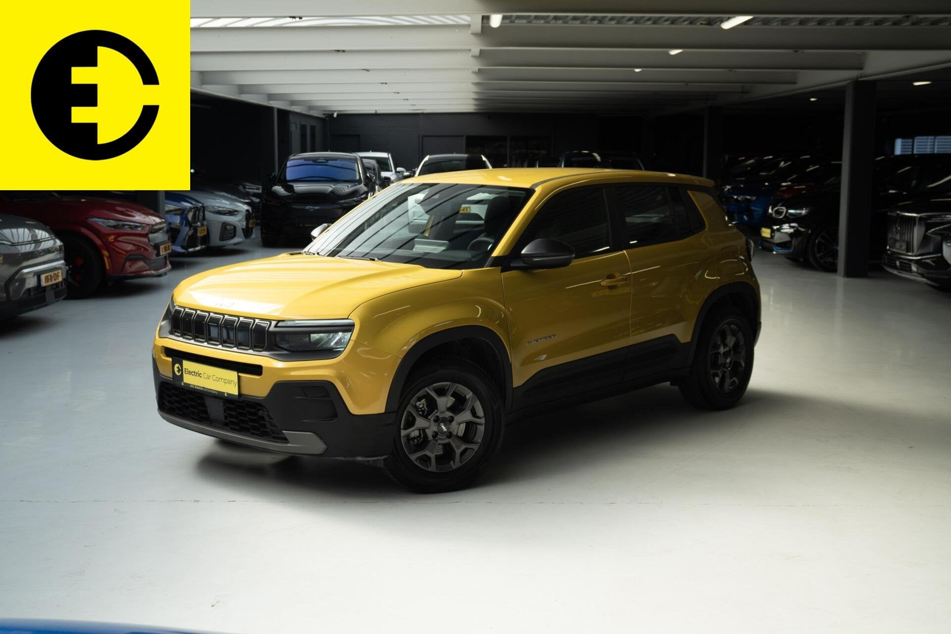 Jeep Avenger Longitude 54 kWh | SOH 97.4% |, Auto's, Stof, Gebruikt, Zwart, 156 pk