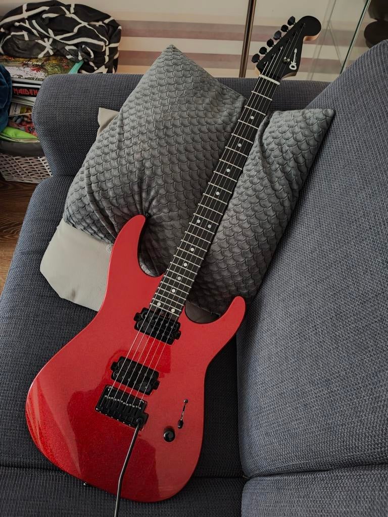 Charvel Custom Limited Edition DK24 Red Sparkle, Muziek en Instrumenten, Ophalen of Verzenden, Zo goed als nieuw, Solid body, Overige merken