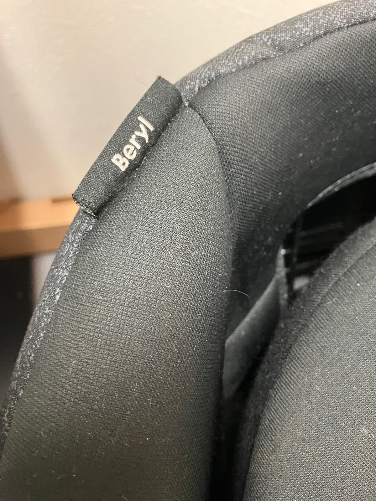 Maxi-Cosi Beryl autostoel inclusief base- Zo goed als nieuw, Ophalen, Autogordel of Isofix, 0 t/m 18 kg, Verstelbare rugleuning