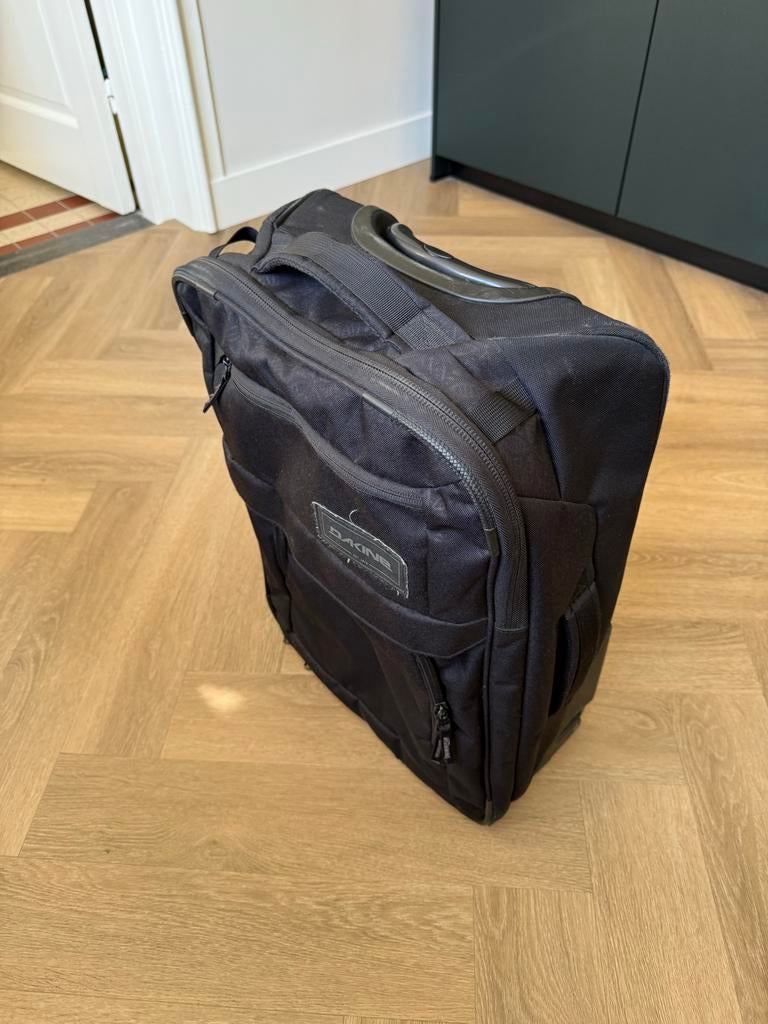 Dakine Carry On Roller 40L - Zwart met bloemenprint, Ophalen, 40 tot 60 cm, Gebruikt, 20 tot 30 cm