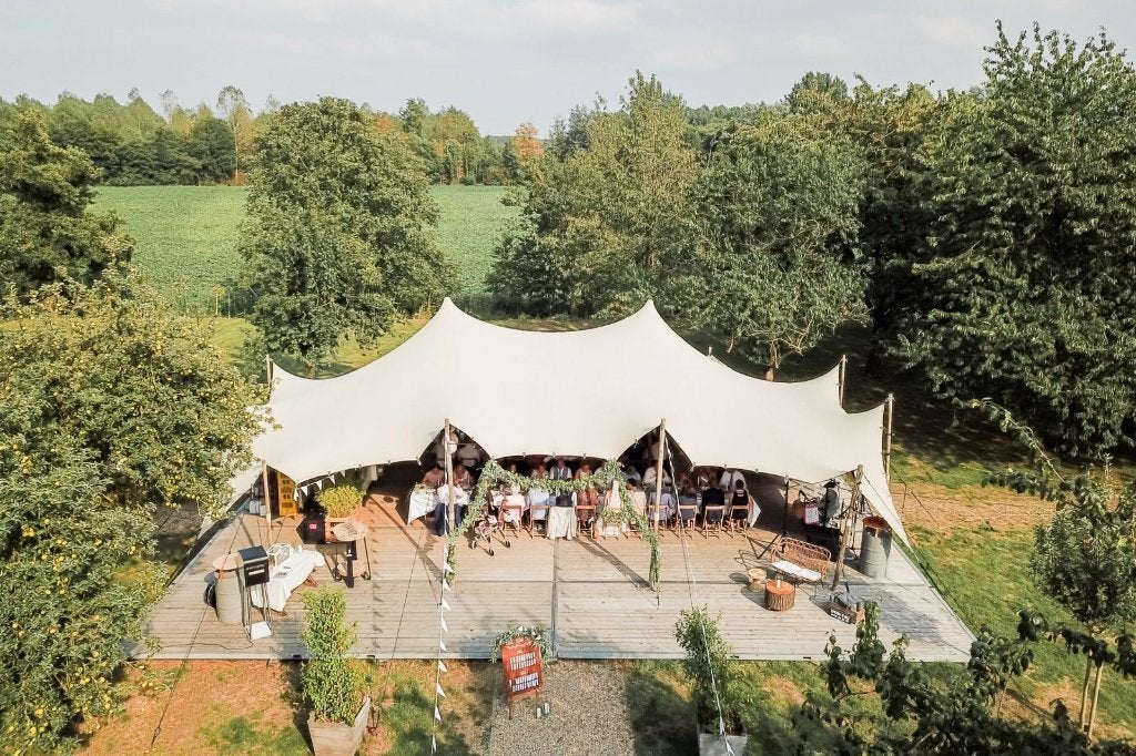 Foto 2 van Stretchtent 10x15m Huren | Met Luxe Zijwanden