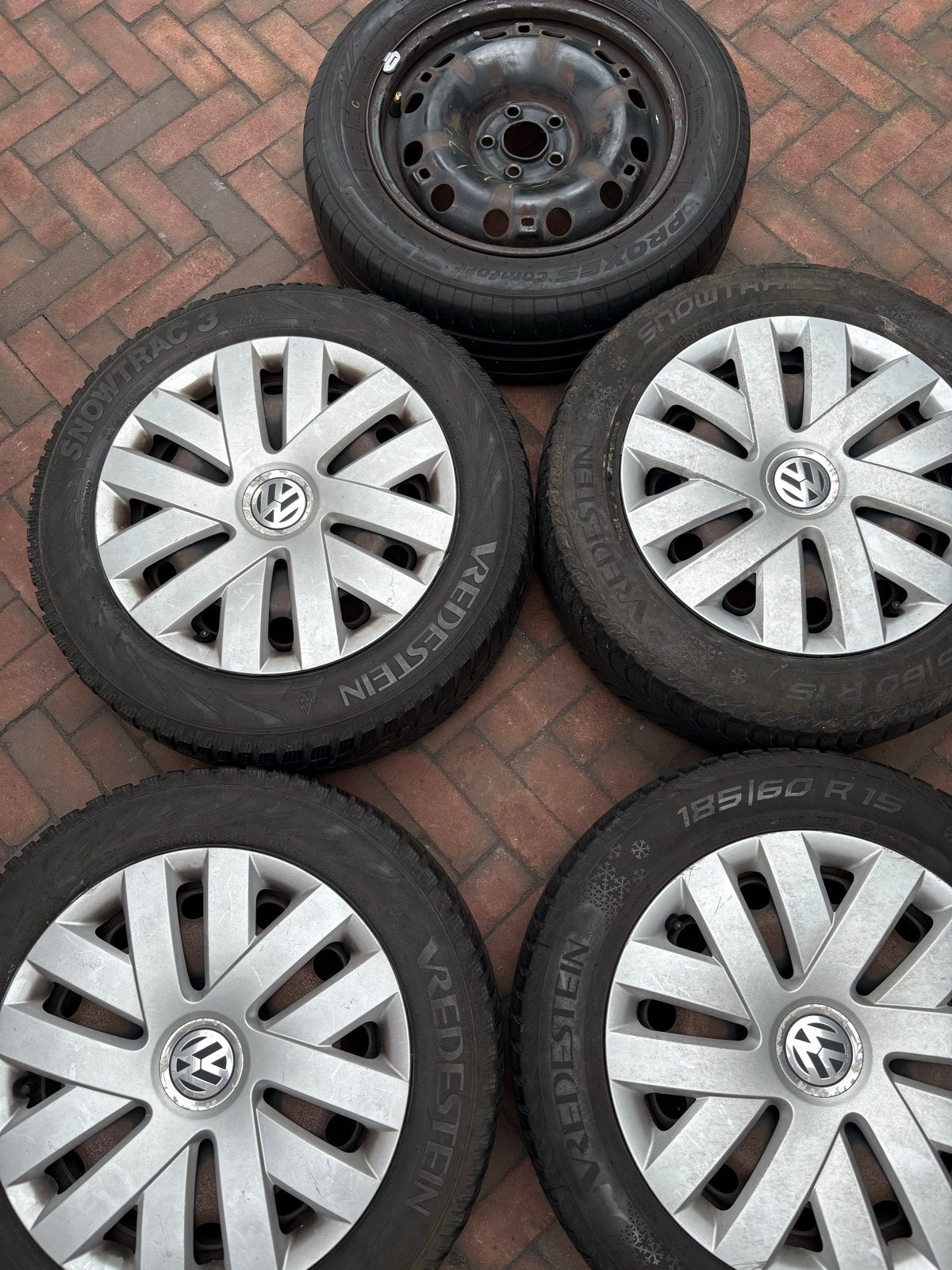 Vredestein Snowtrac 4 Winterbanden 185/60 R15 met Velgen, Auto-onderdelen, Ophalen, Gebruikt, 15 inch, Banden en Velgen