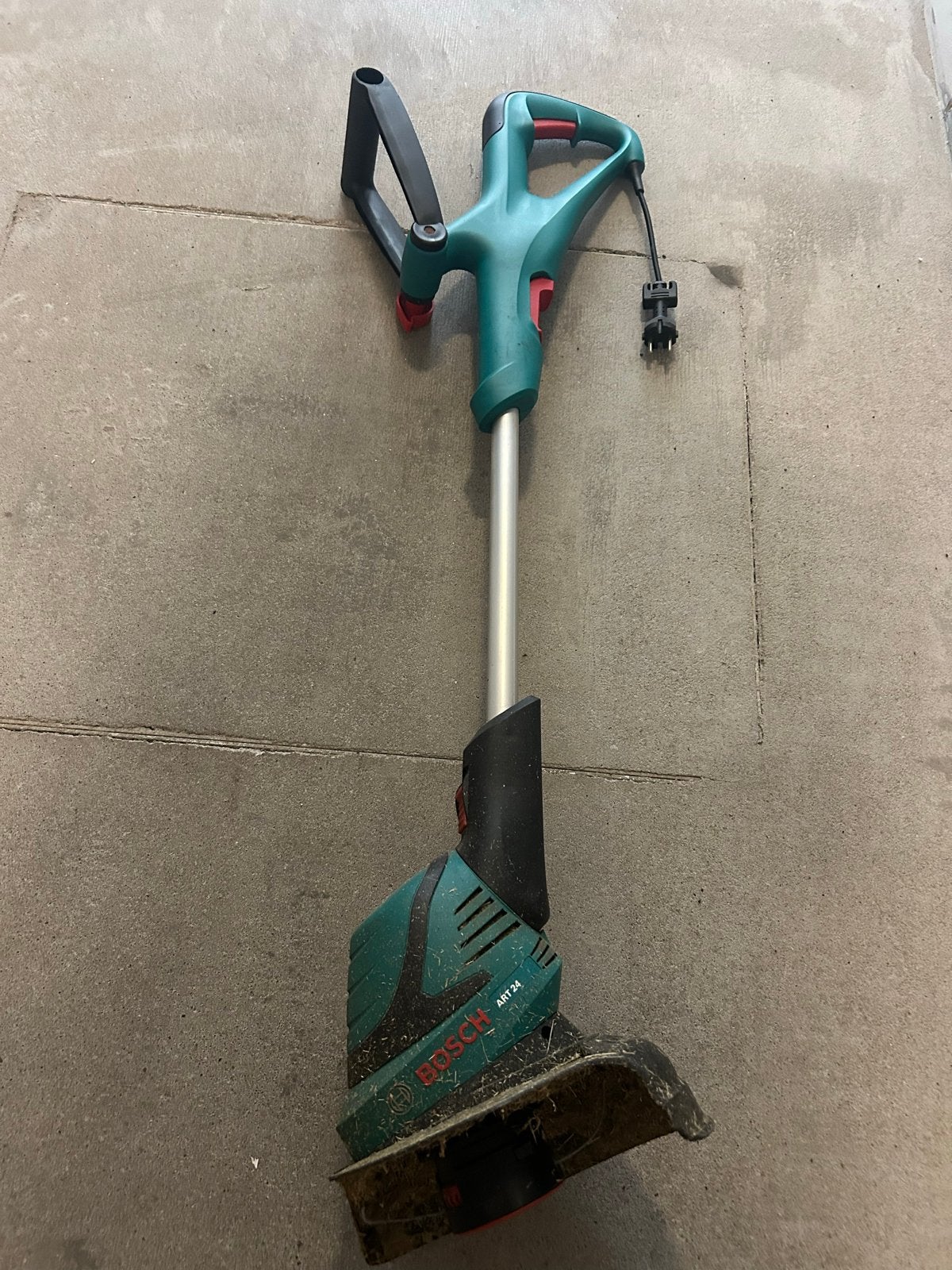Bosch ART 24 grastrimmer, Tuin en Terras, Grasmaaiers, Ophalen, Gebruikt, Minder dan 30 cm, Elektrische grasmaaier