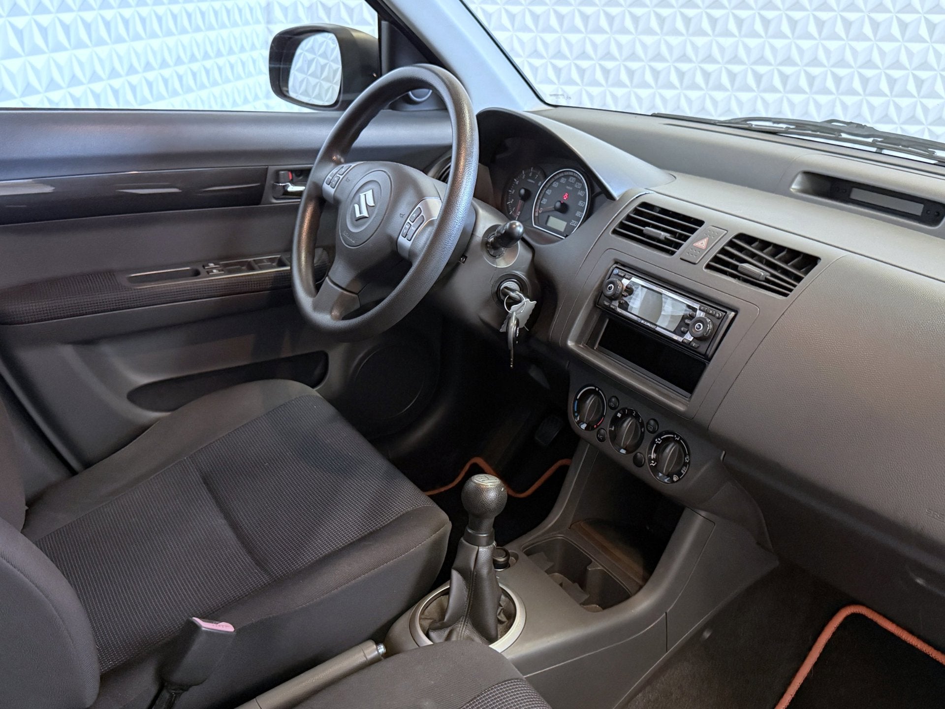Suzuki Swift 1.3 Shogun + APK tot 05-2027 én AIRCO / 220.00, Auto's, Voorwielaandrijving, 965 kg, 400 kg, Swift