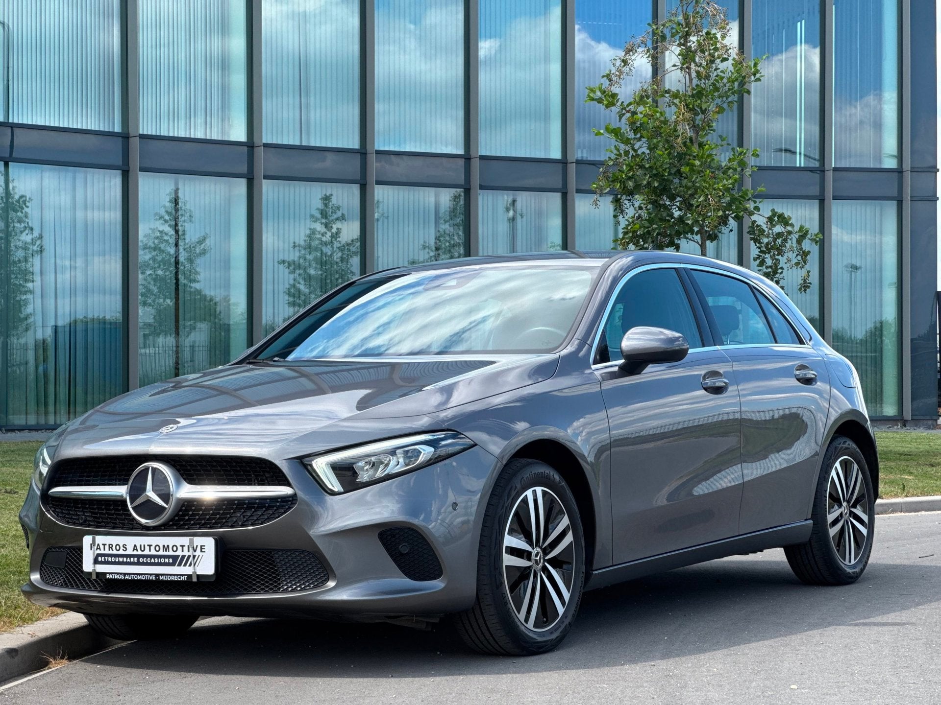 Mercedes-Benz A-klasse 250 e // Plug-in Hybrid // Business L, Auto's, Dealer onderhouden, Gebruikt, 4 cilinders, Leder en Stof