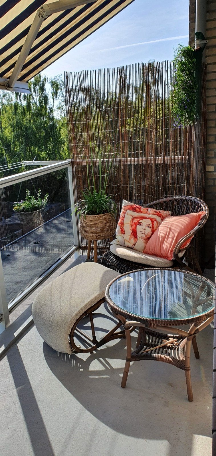 Rotan look ligstoel en stoel met voetenbankje en tafel, Ophalen, Gebruikt, Aluminium