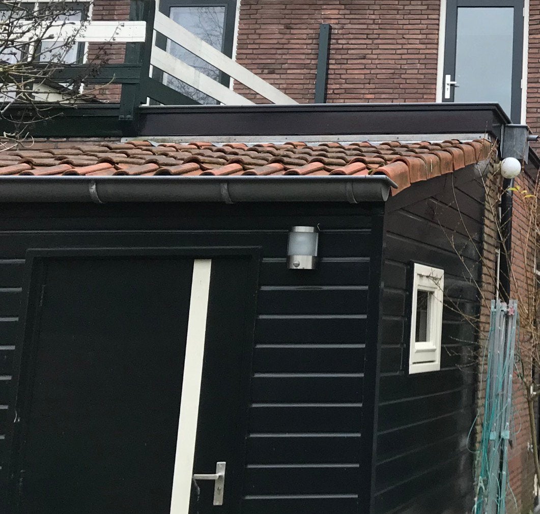 KDN dakpannen en zijgevelkanten gratis, Ophalen, Steen of Klei, Zo goed als nieuw, Minder dan 5 m²