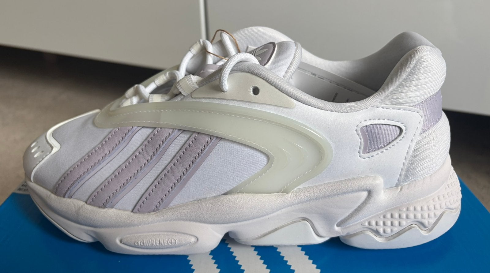 Adidas Oztral W sneakers maat 40 2/3!, Wit, Nieuw, Ophalen of Verzenden, Sneakers of Gympen