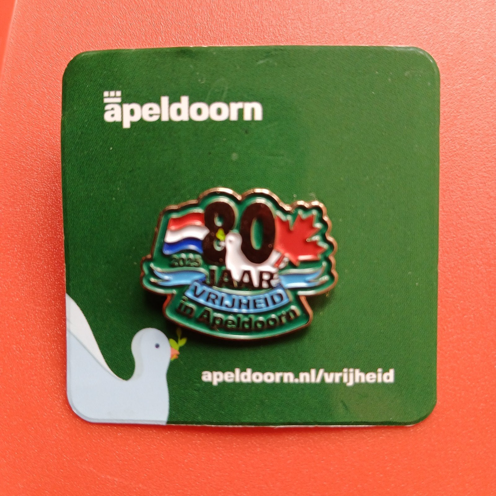 Apeldoorn 80 Jaar Vrijheid Speldje Pin 2023, Verzamelen, Ophalen of Verzenden, Nieuw