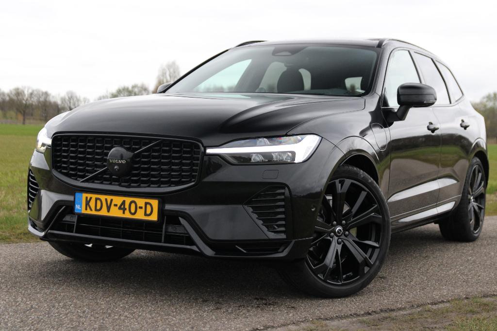 Volvo XC60 T8 Black Edition, Bower&Wilkens, luchtvering Pano, Auto's, Automaat, 4 cilinders, 1969 cc, Zwart