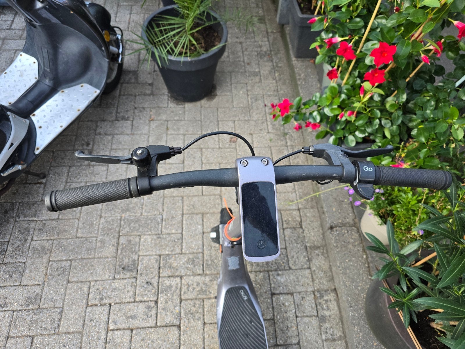 Defecte elektrische Okai step met oplader, Fietsen en Brommers, Steps, Ophalen, Gebruikt, Elektrische step (E-scooter), Okai