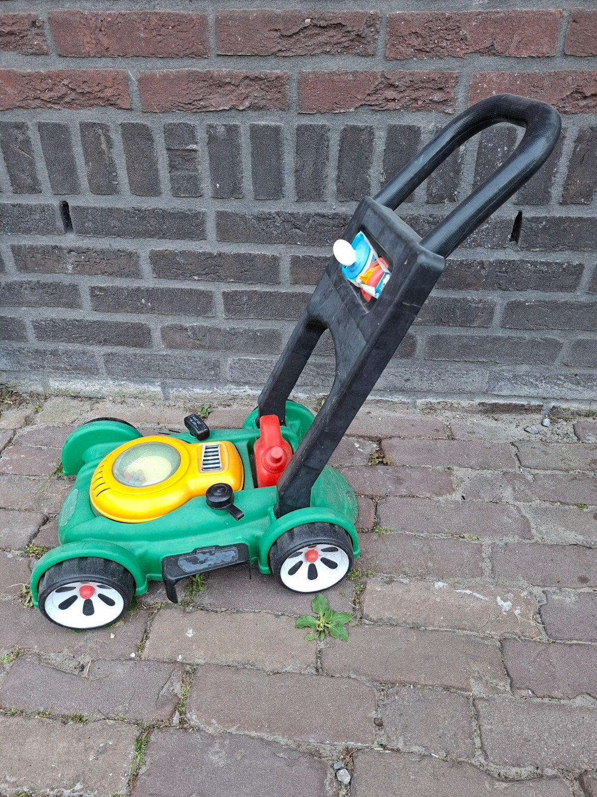 speelgoed grasmaaier met tank, Ophalen of Verzenden, Gebruikt, Duwvoertuig