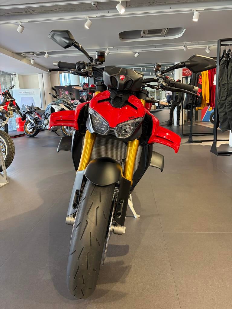 Ducati Streetfighter V4S - Krachtige Naked Bike met lage km, Motoren, Motoren | Ducati, 4 cilinders, Motorrijbewijs A, Gebruikt