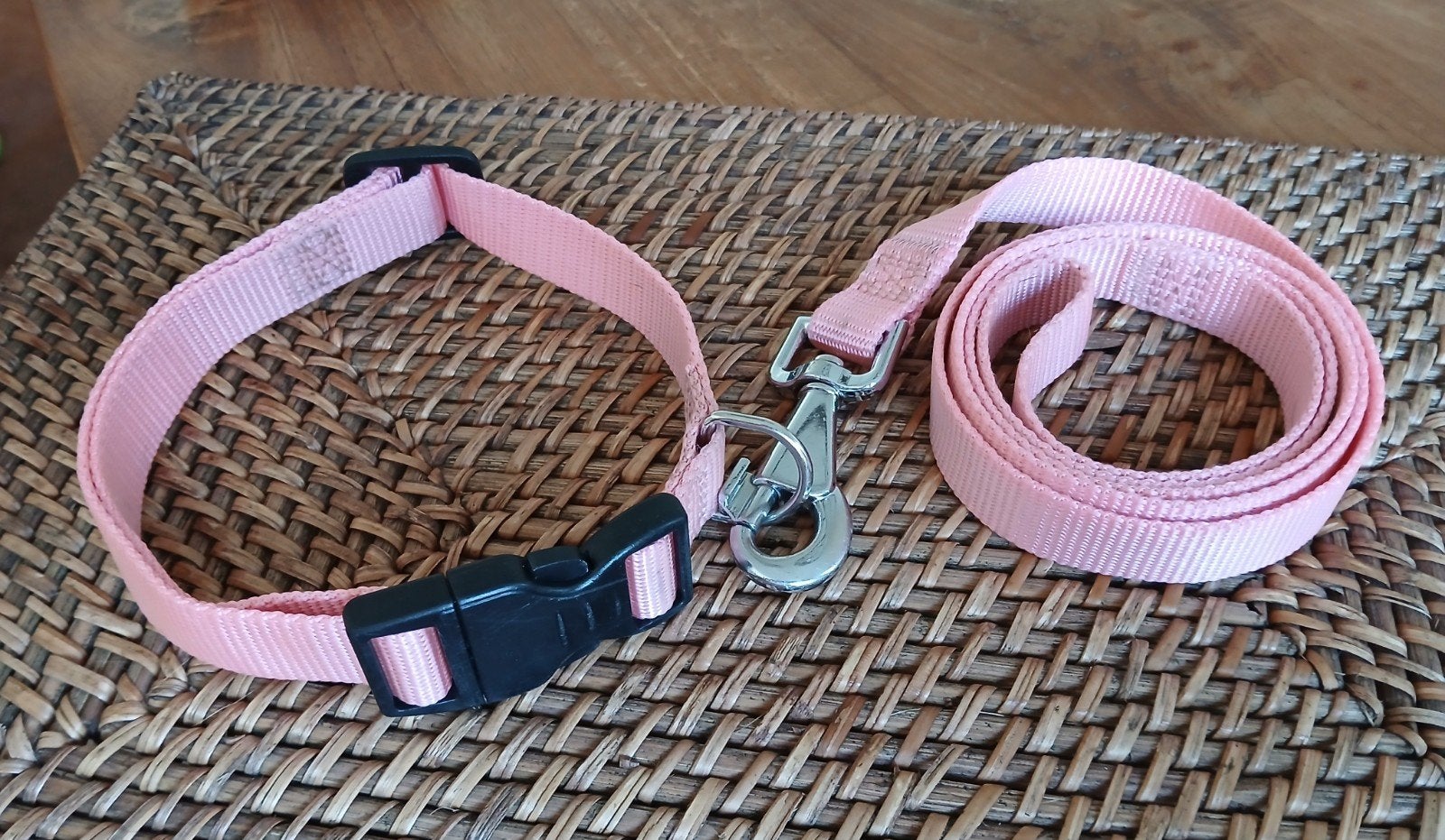 Puppyset roze M/L: halsband 36/57 cm + looplijn 118 cm, Ophalen of Verzenden, Zo goed als nieuw