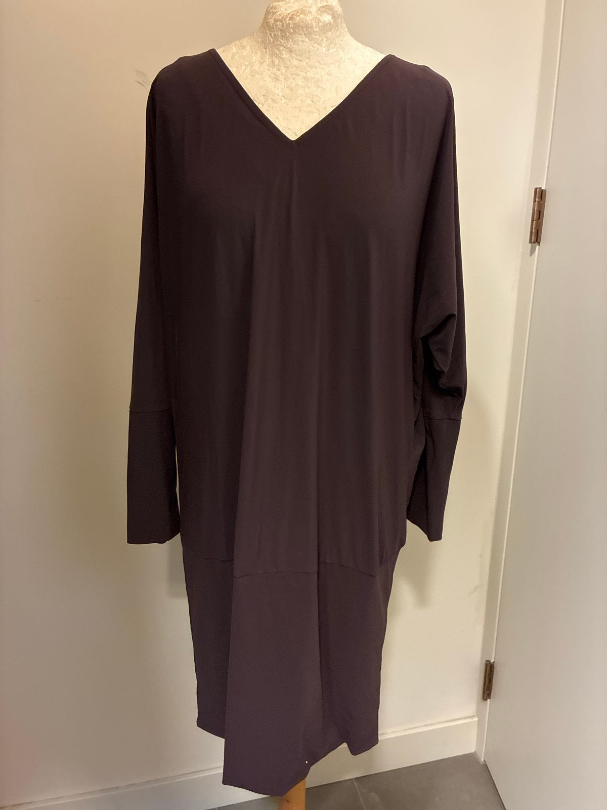 LaDress jurk M zgan raisin travelstof v-hals, Kleding | Dames, Jurken, Ophalen of Verzenden, Zo goed als nieuw, Maat 38/40 (M)