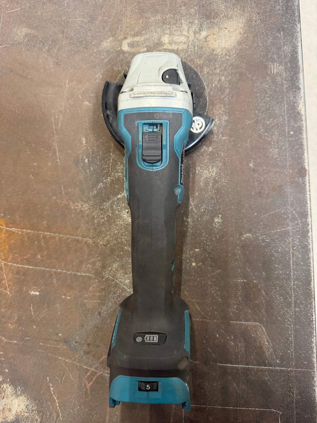 Makita Accu Haakse Slijper DGA513 - Zo goed als nieuw, Ophalen of Verzenden, Zo goed als nieuw, Minder dan 700 watt, Haakse handslijpmachine