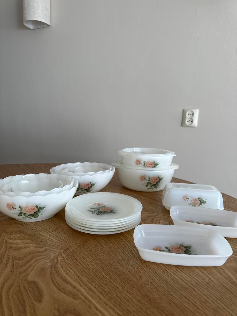 Vintage Servies Set met Rozen Decor - Melkglas, Ophalen