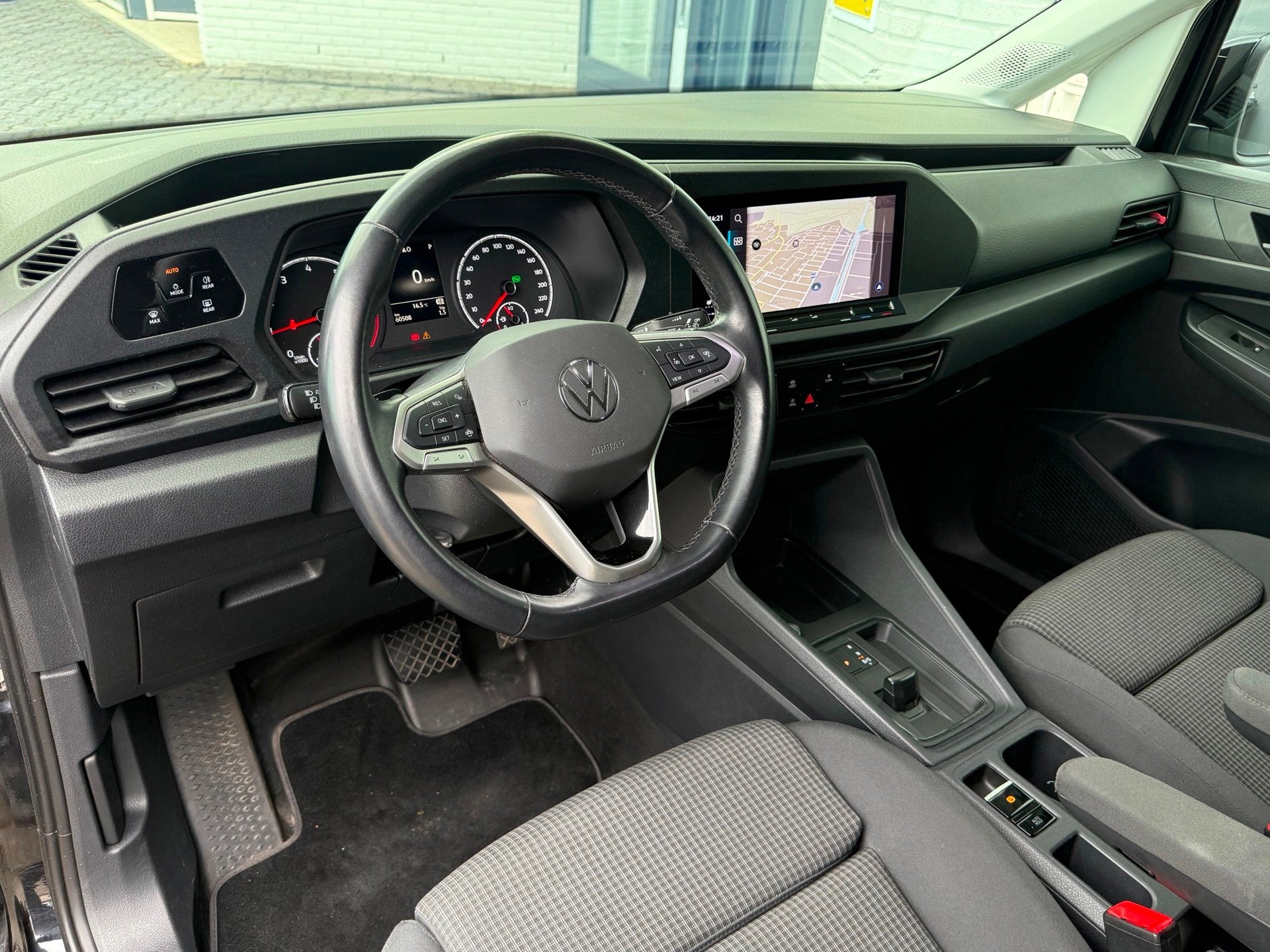 Volkswagen Caddy 1.5 eTSI MAXTON DESIGN AUTOMAAT|BENZINE|CAM, Stof, Zwart, Bedrijf, 2 stoelen