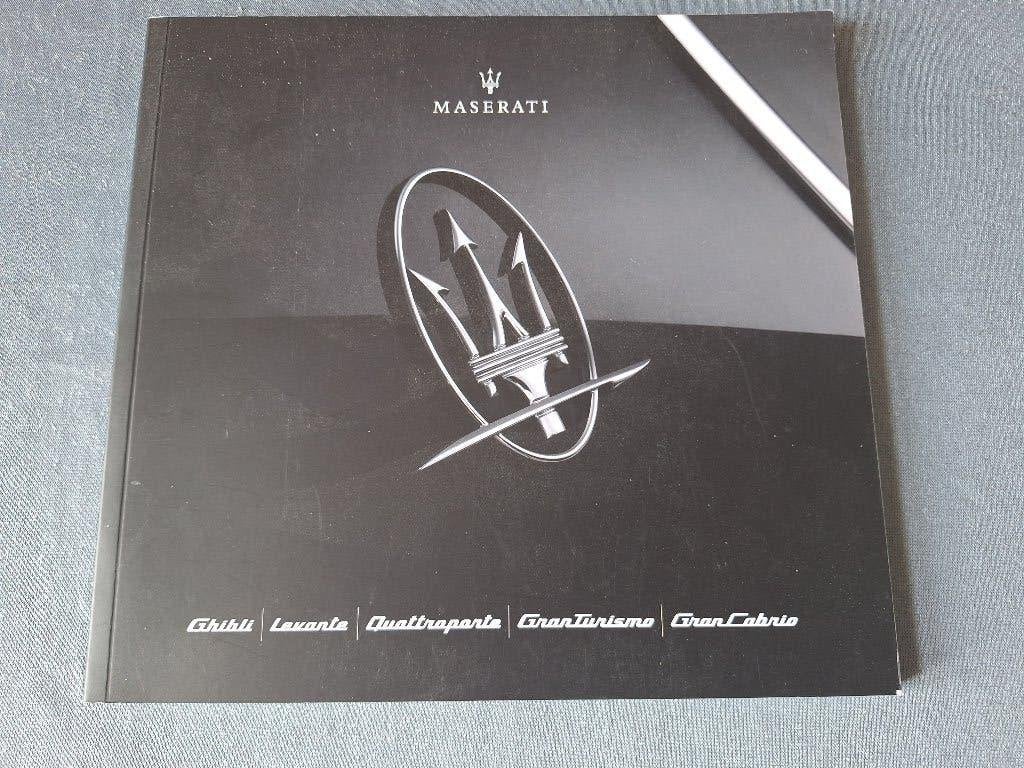 Brochure MASERATI RANGE (Mini Book)- 2019 NL, Ophalen of Verzenden, Zo goed als nieuw, Overige merken