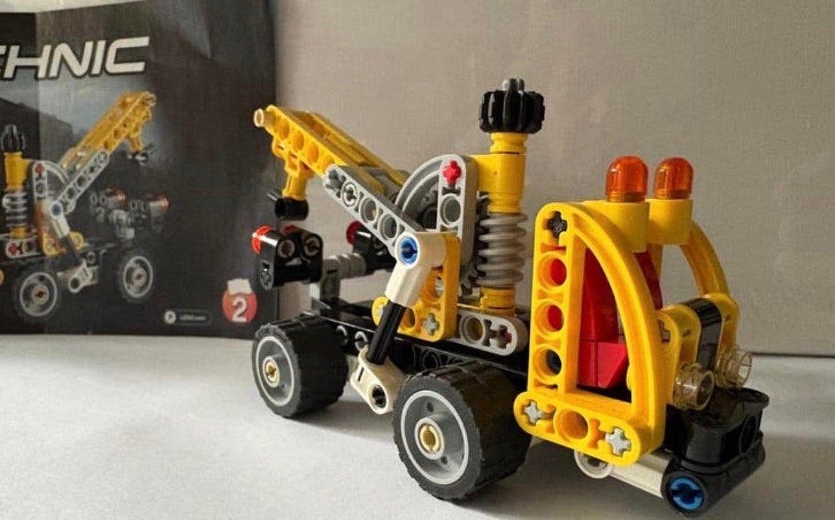 LEGO Technic 42031 Hoogwerker / Sleeptruck (2-in-1), Ophalen of Verzenden, Gebruikt