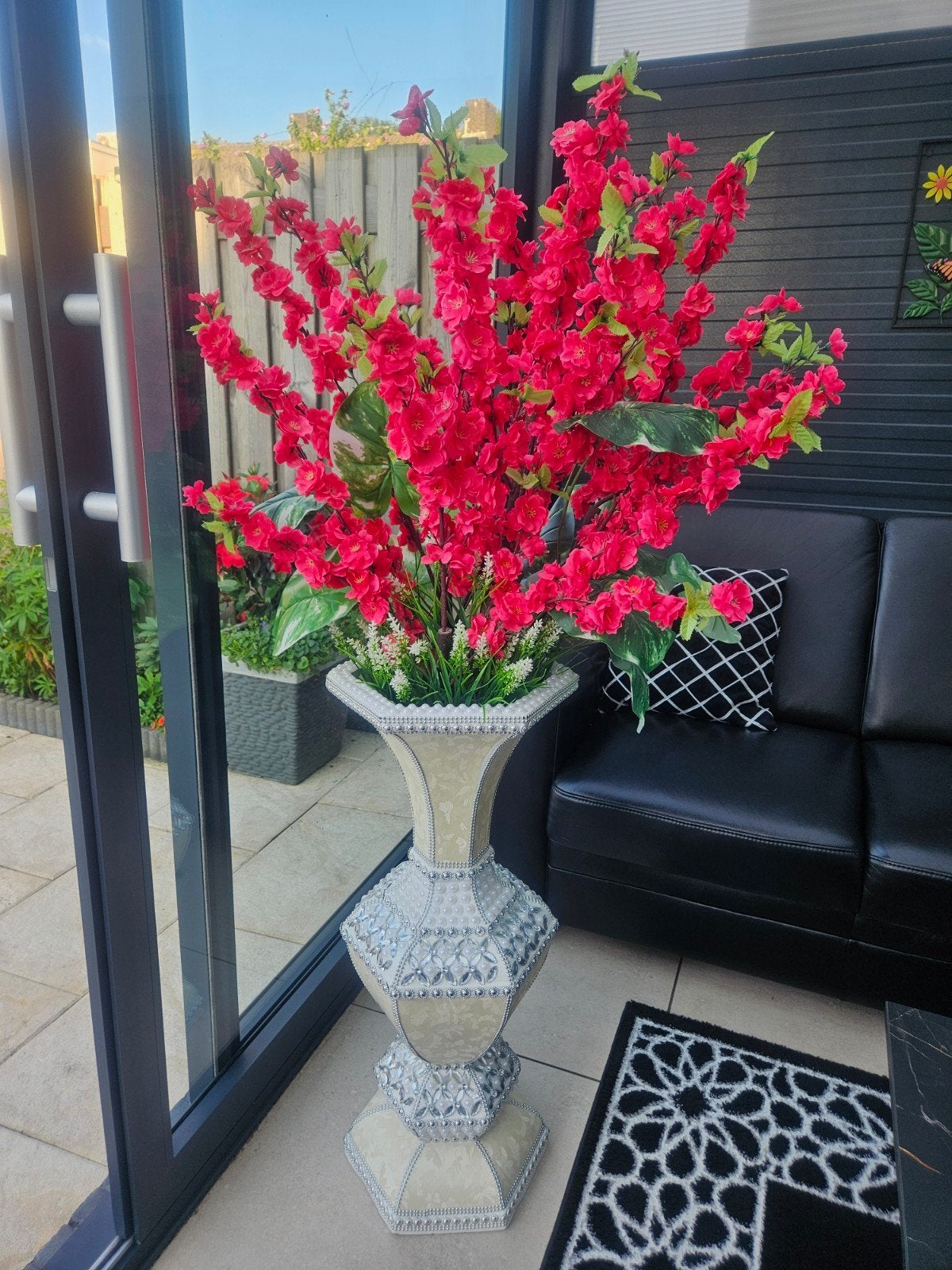 Luxe vaas met prachtige kunst bloesembloemen, kunstbloemen, Ophalen, Zo goed als nieuw
