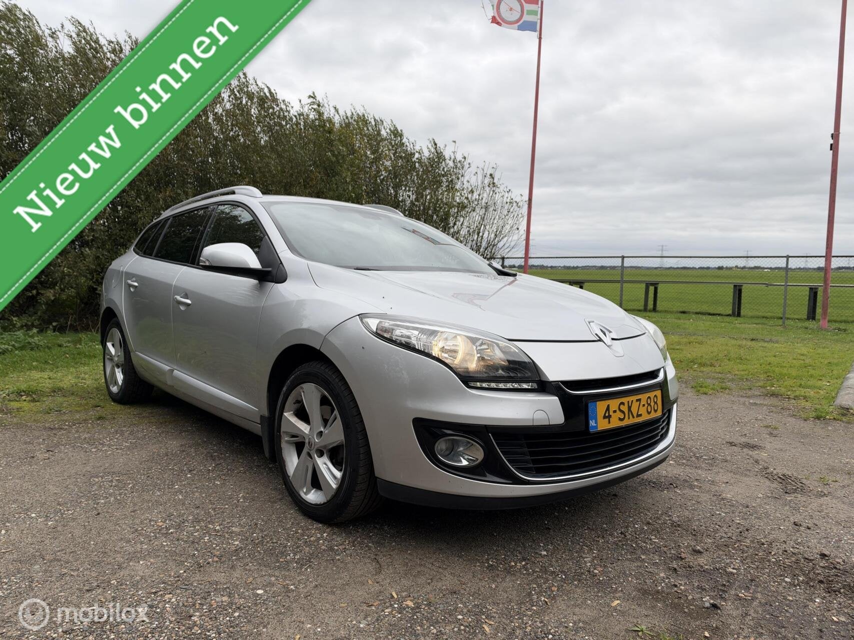 Renault Megane Estate 1.5 dCi Expression, Auto's, Voorwielaandrijving, Euro 5, Gebruikt, Zwart