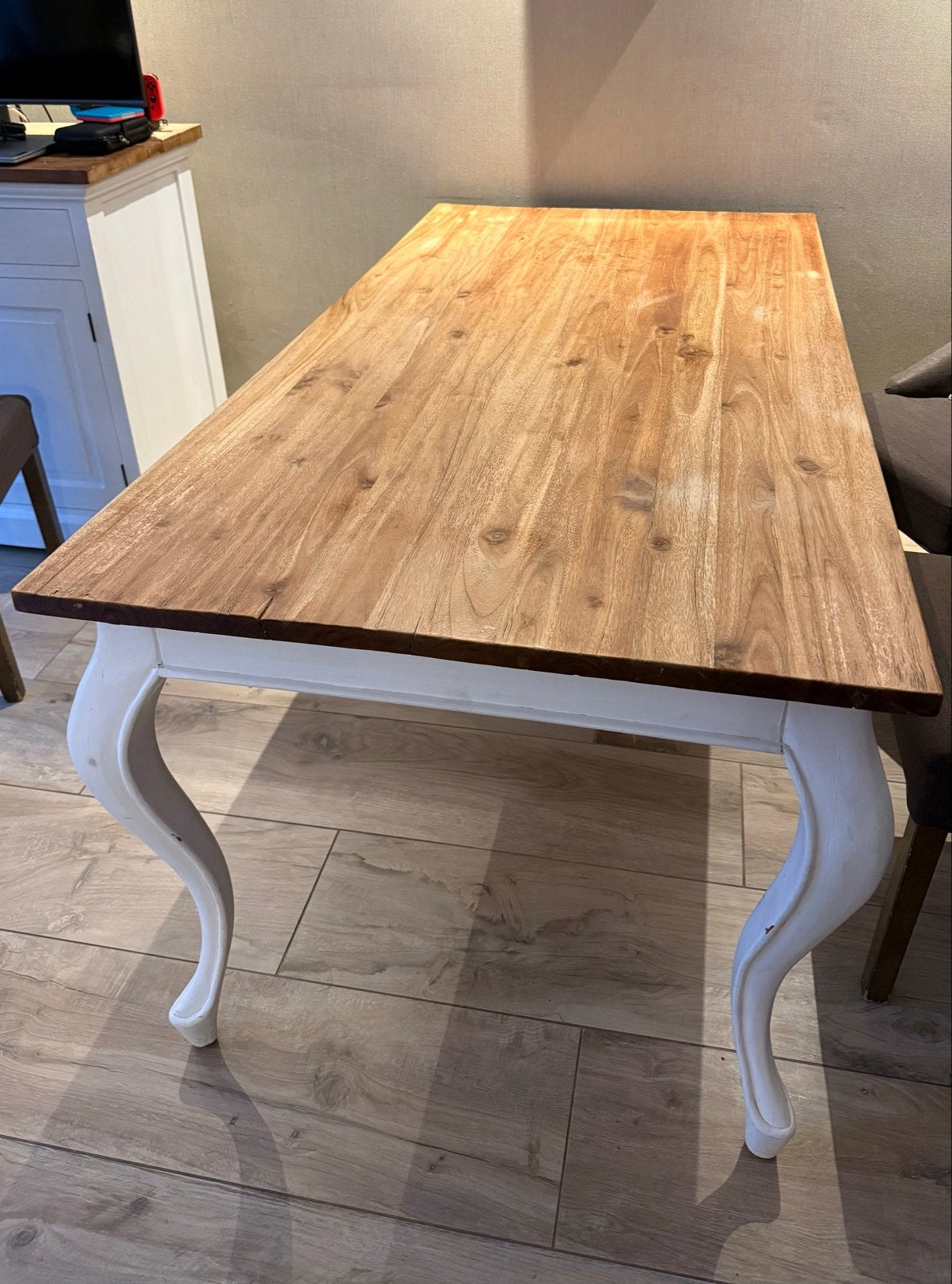 Mooie houten eettafel met sierlijke poten, Ophalen, Gebruikt, 100 tot 150 cm, 50 tot 100 cm