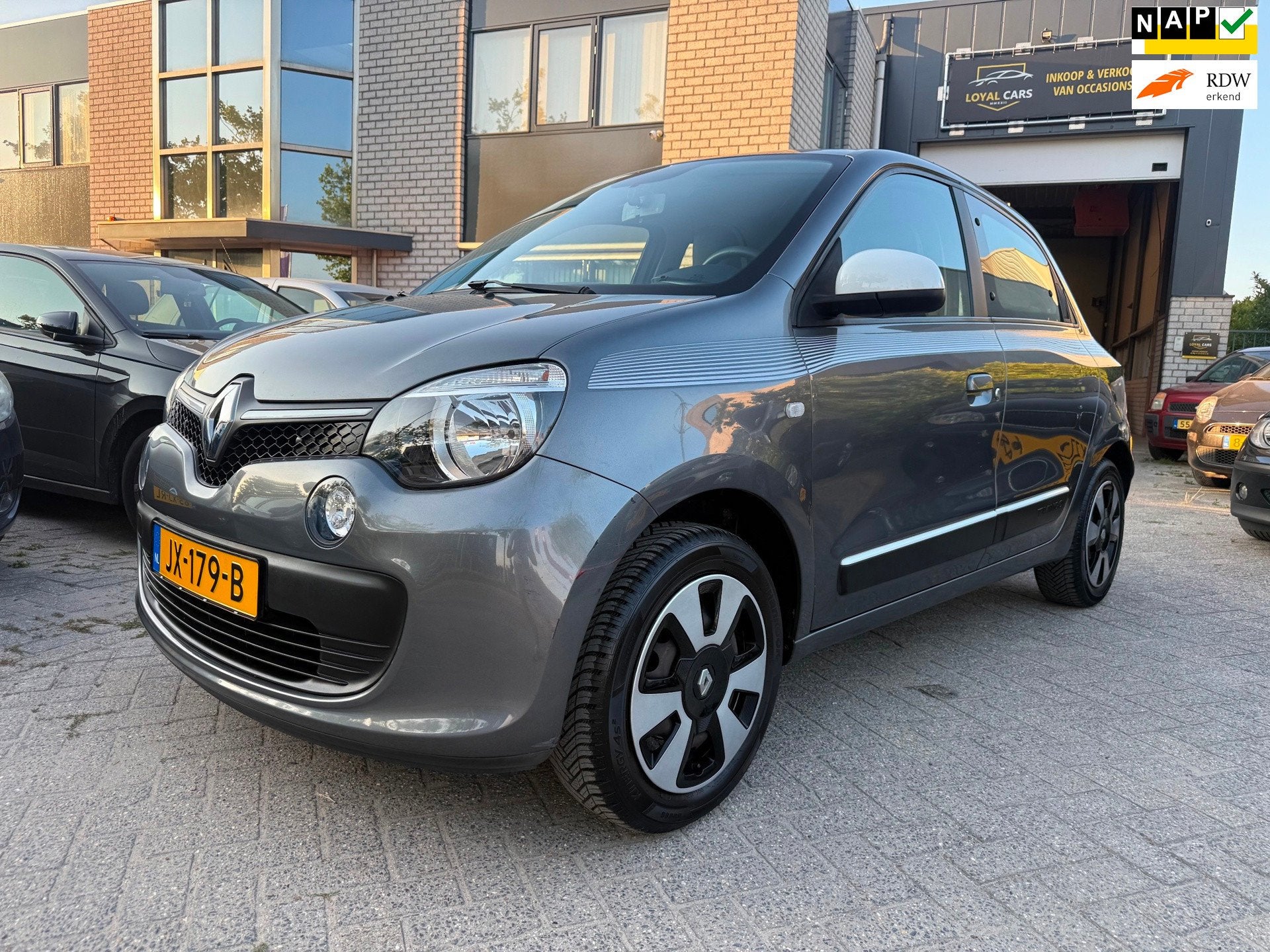Renault Twingo 1.0 SCe Collection 1e Eig Airco Cruise Contro, Auto's, Verwarmde buitenspiegels, Gebruikt, 840 kg, 4 stoelen