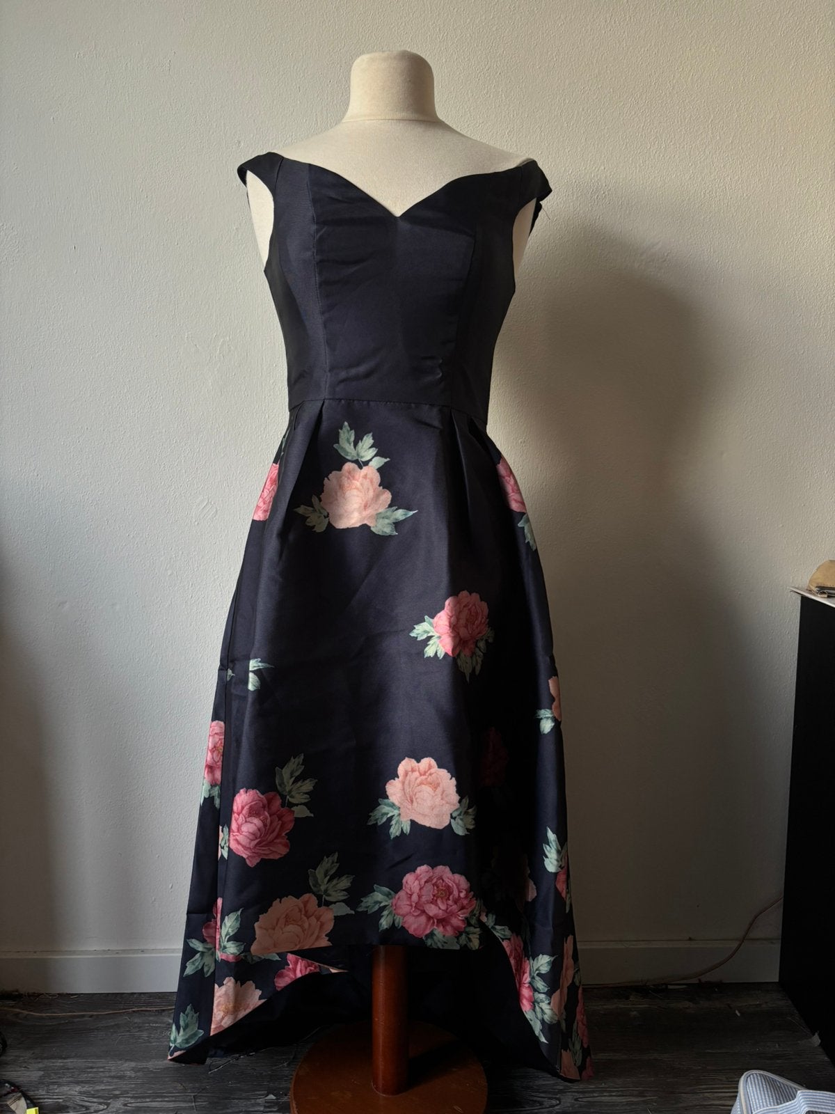 Galajurk ChiChiLondon, donkerblauw met bloemen, Ophalen, Galajurk, Blauw, Zo goed als nieuw