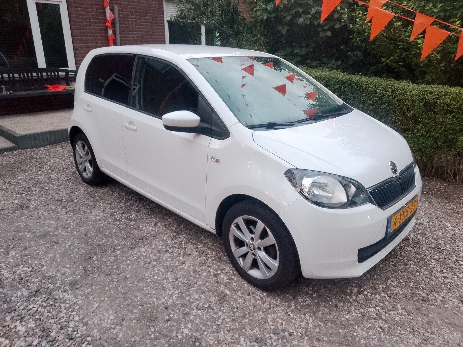 Skoda Citigo 1.0 T 50KW CNG 2014 Wit, Auto's, Voorwielaandrijving, Stof, 37 €/maand, Zwart